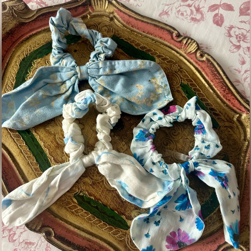 LOVESHACKFANCY Signature Ribbon Scrunchies Set of 3 Blue Floral SOLD OUT & Rare